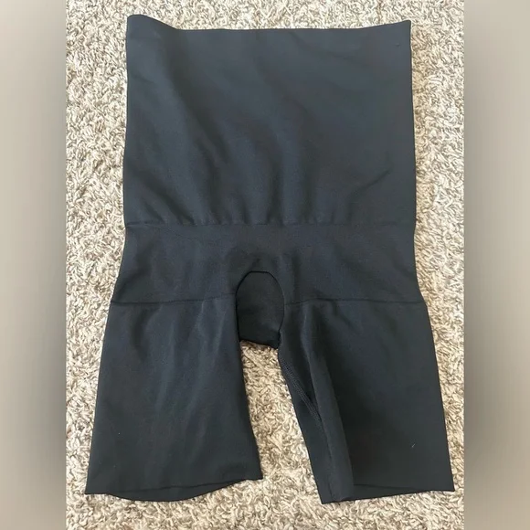 Red Hot Label by SPANX Sz M Mid Thigh High Waist Shaper -Black - Picture 2 of 4